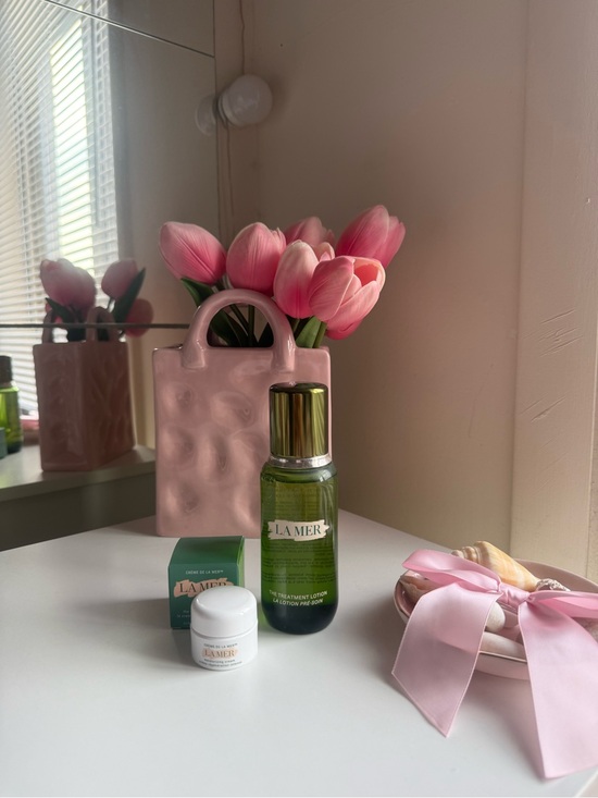 La Mer Other - La Mer Skincare Set in Green and Pink